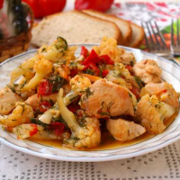 Куриная грудка с овощами