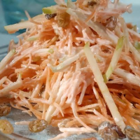 Салат морковь с яблоком